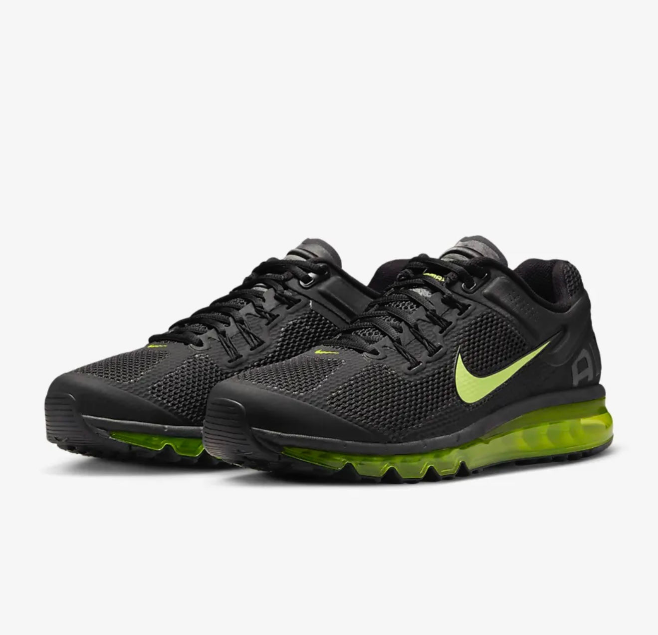 NIKE AIR MAX 2013